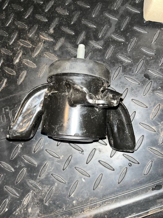 Подушка двигателя Хюндай акцент