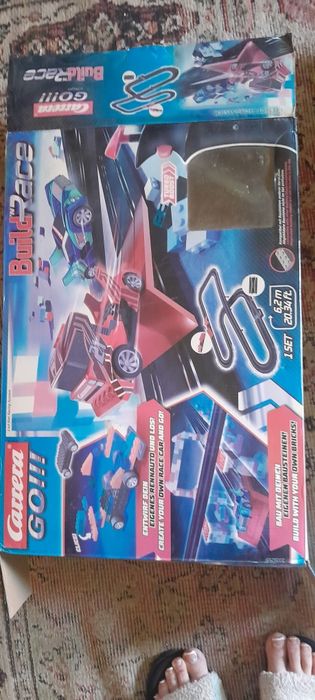 Set complet pistă de curse Carrera GO!!! Build 'N Race 6.2m - cu mașinuțe