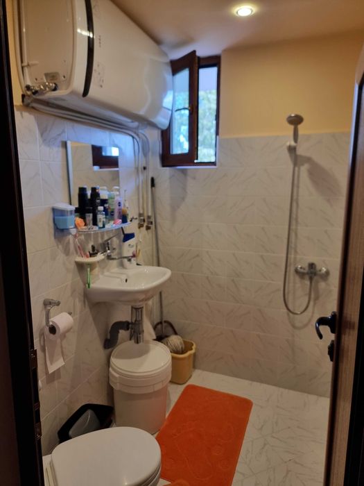 Продажба на етаж от къща