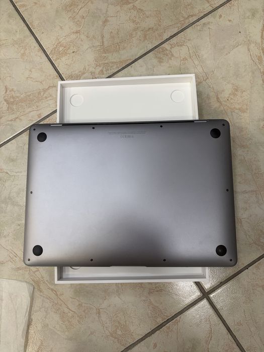 MacBook Air 13 m1 8/256