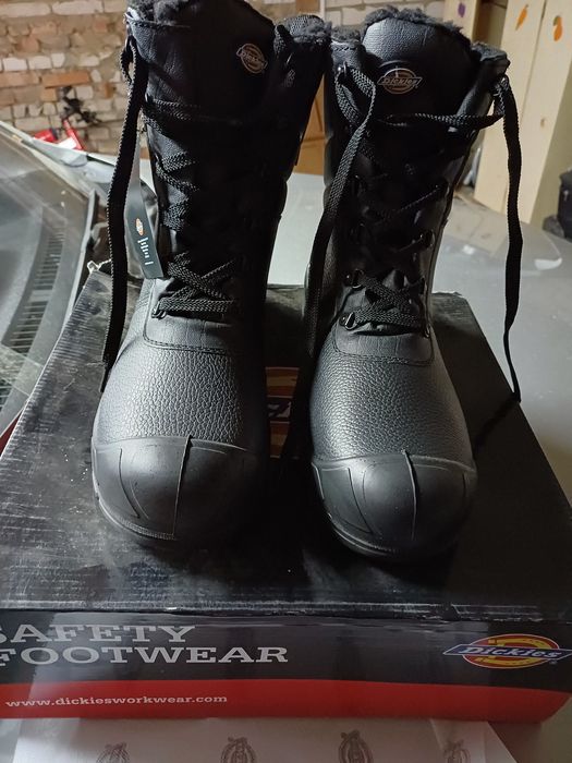 Продам зимние ботинки  Dickies