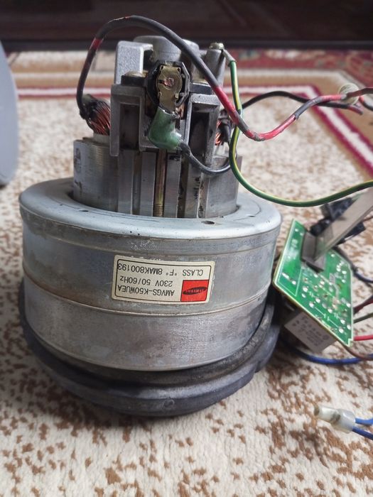 Продам рабочий пылесос и мотор.