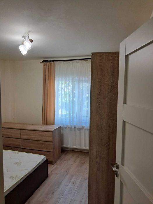 Închiriez apartament