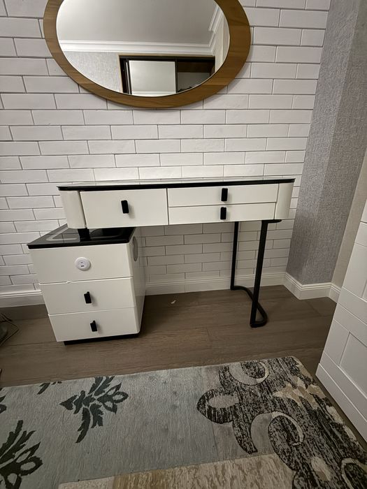 Туалетный столик