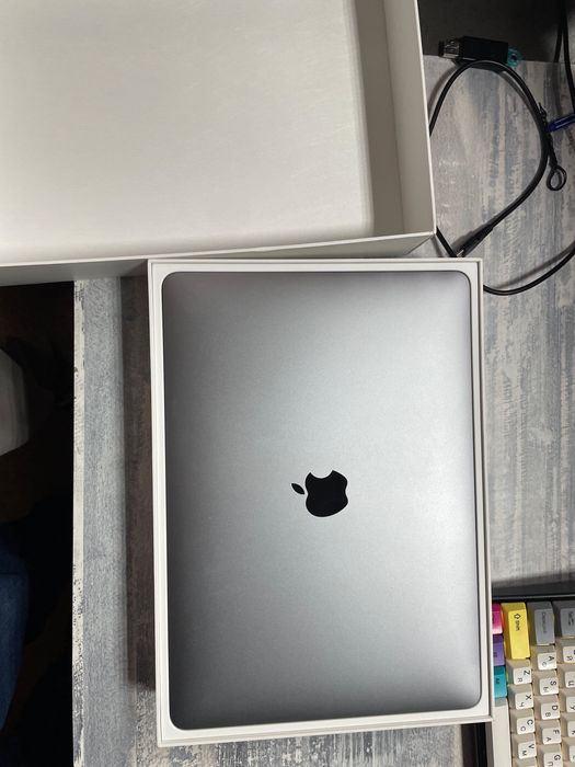 Продам Macbook PRO