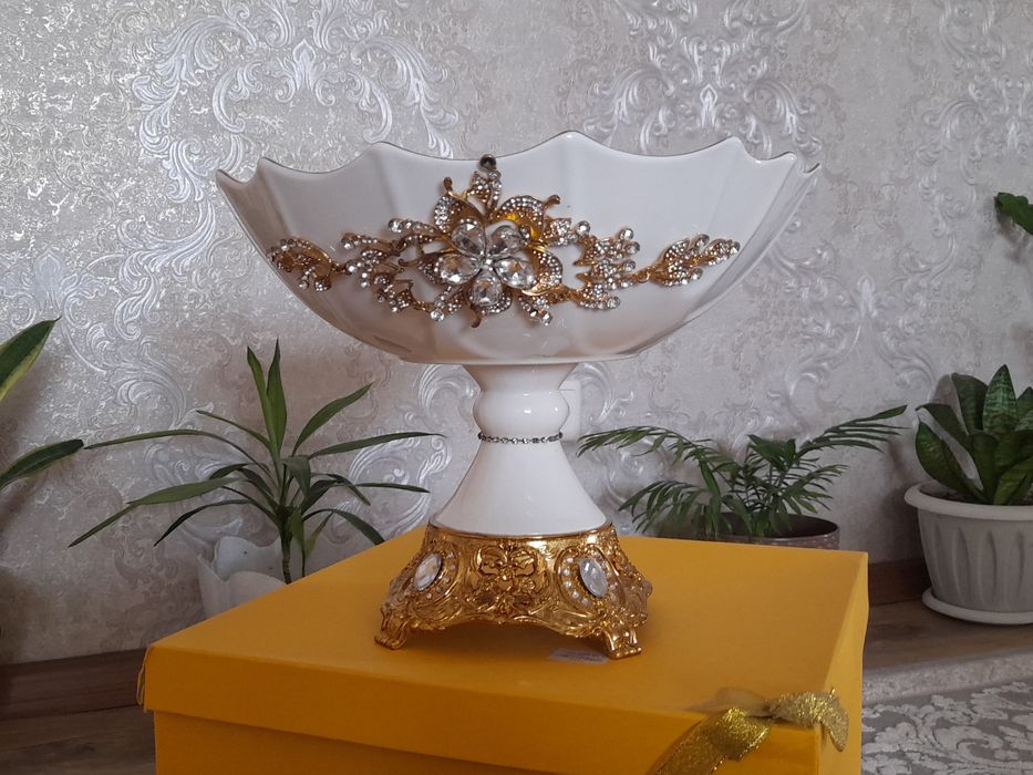 Фрукты ваза сатылады.