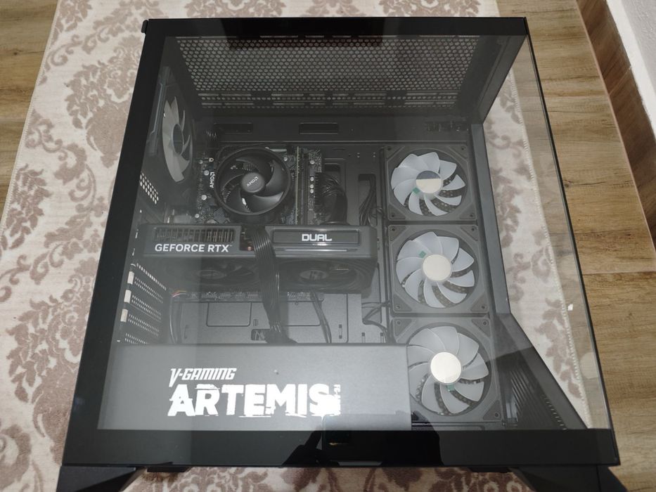 Продавам компютърът си в отлично състояние!