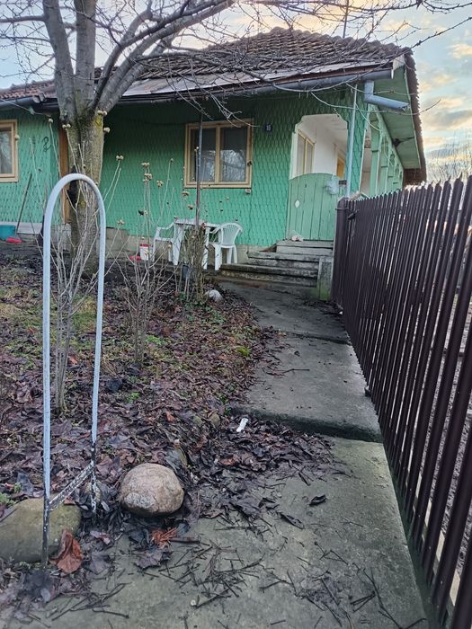 Vând casă bătrânească ,Nucsoara de jos ,Prahova