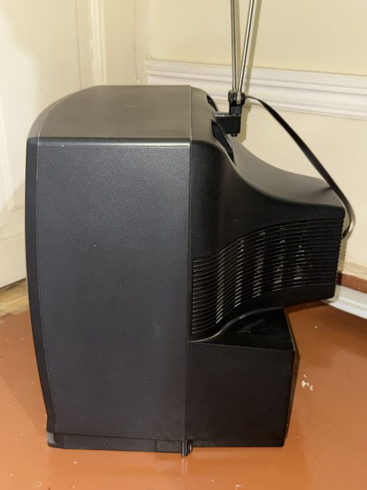 Срочно продается Японский мини телевизор SHARP!