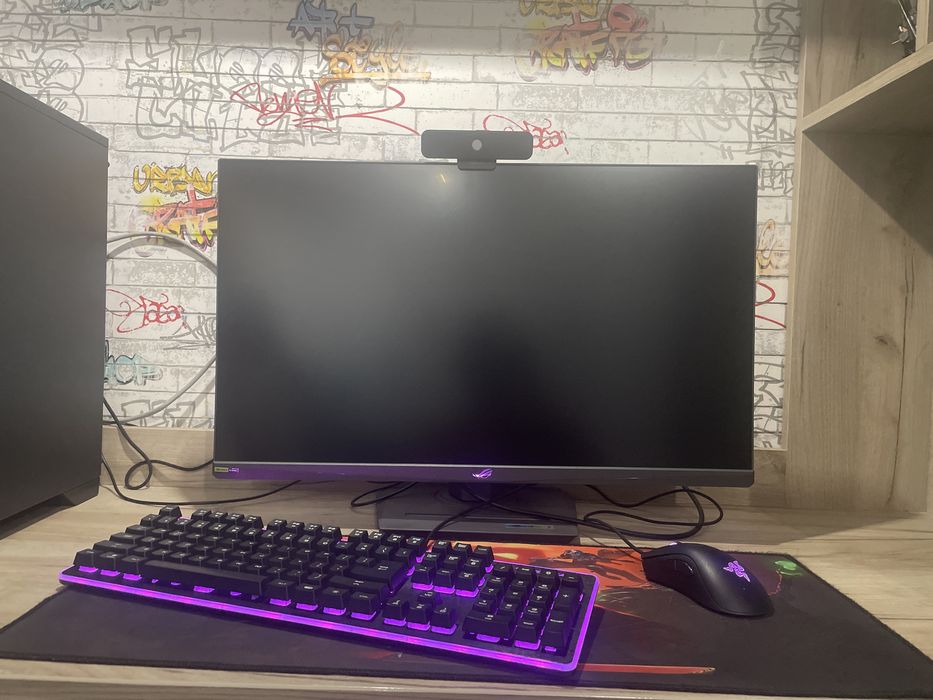 Gaming Pc сетъп + ASUS ROG 27” 180Hz + периферия