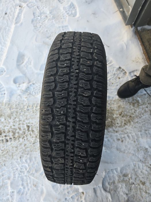 Продам покрышки всесезонка на ниву