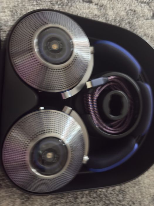 Casti Dyson cu purificator de aer