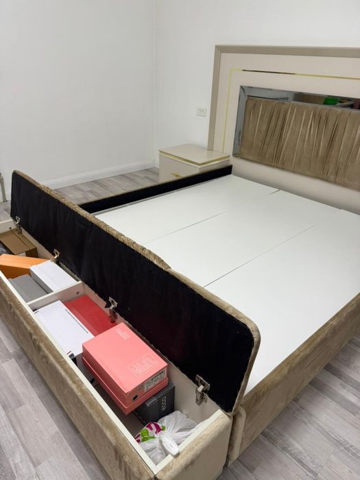 Спальный гарнитур