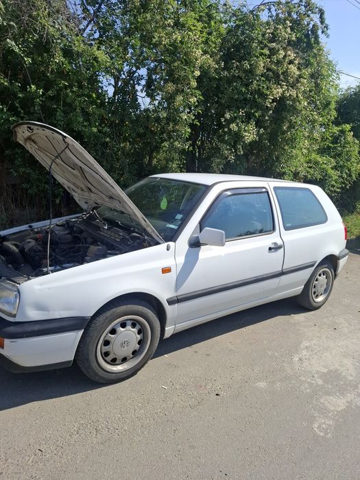 Golf 3    .     .