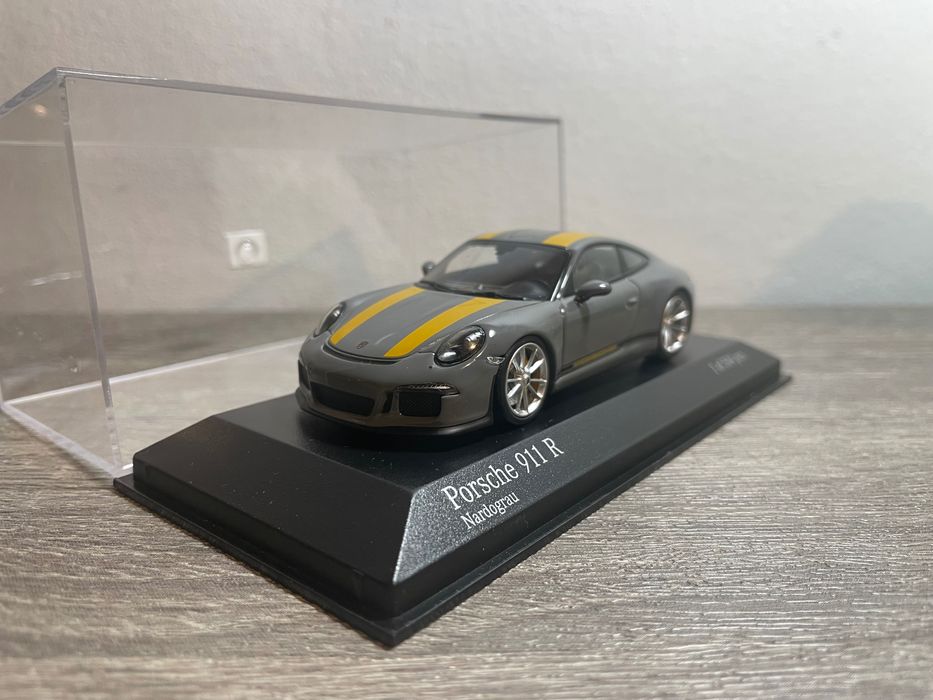 Macheta Porsche 911 R 1:43 Minichamps