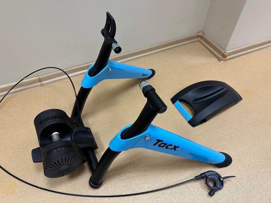 Тренажор Tacx Boost