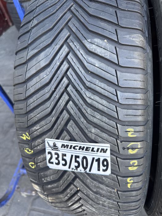 235/50/19 michelin mixte