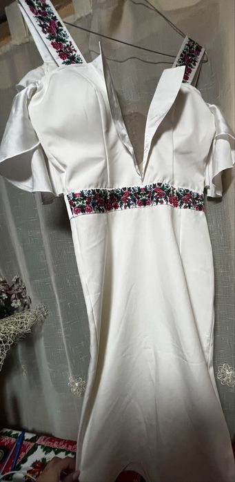 Vand rochii de ocazii