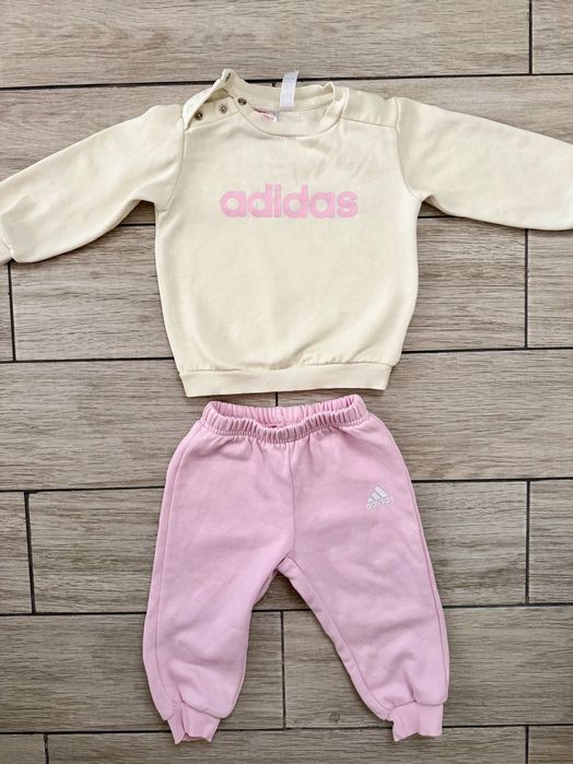 Бебешки екип Adidas 9–12 месеца – като нов