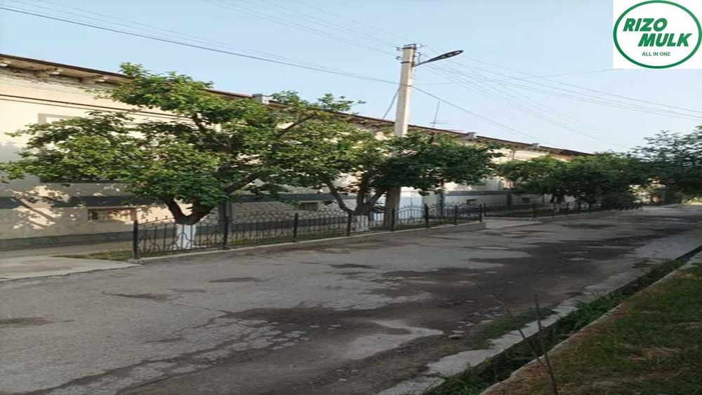 Назарбек Харакатда файзли ховли сотилади. NR494/171