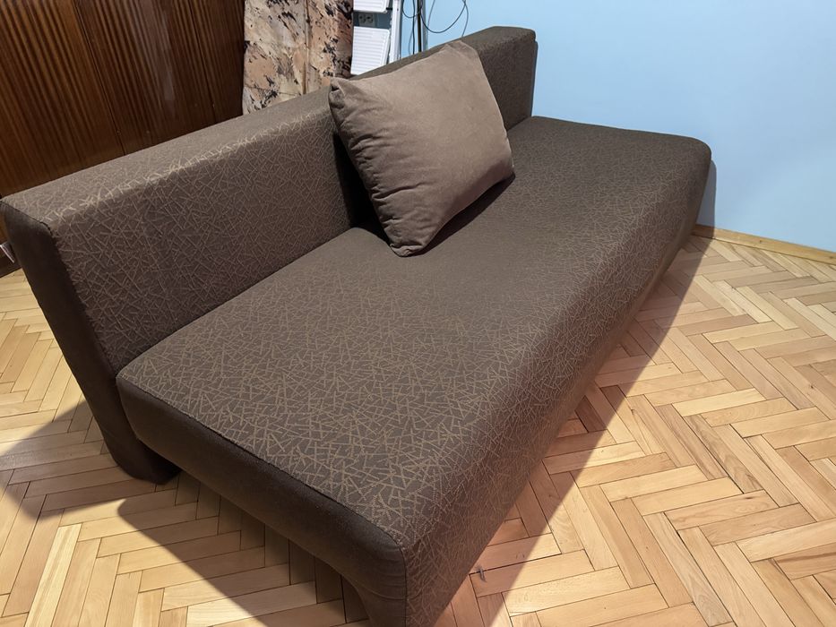 Разтегателен диван