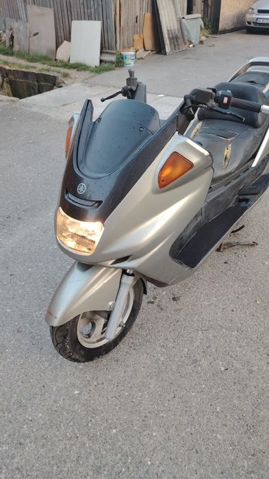 Vând scuter Yamaha Majesti de 250cc, necesită reparații