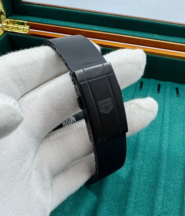 TAG Skeleton Gold/black