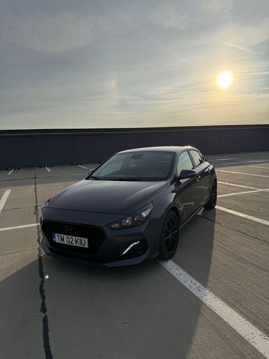 Hyundai I30 Hyundai i30 Fastback 1.4 T-GDI 140 CP Automată | 2018 | 126.000 km |