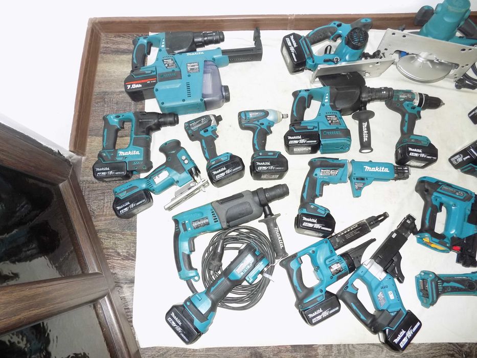 Scule Makita 18V  si  scule Makita 220V