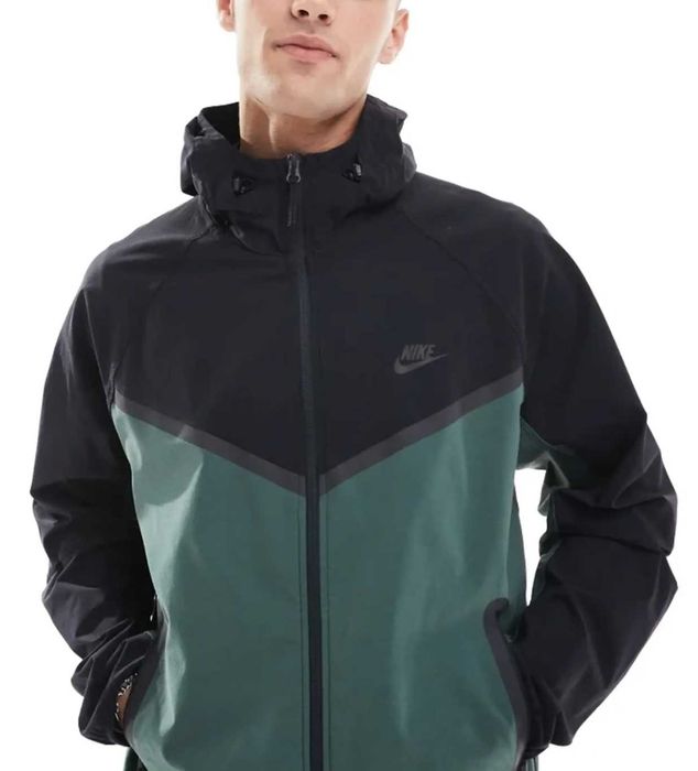 Nike tech woven  size M