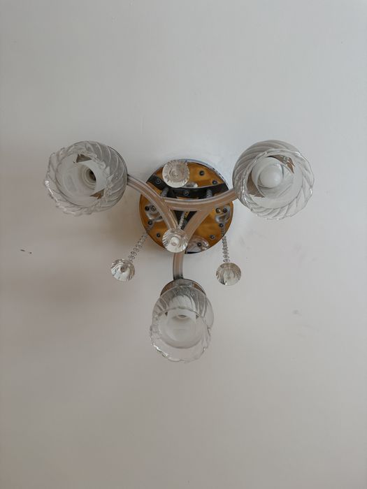 Продается люстра