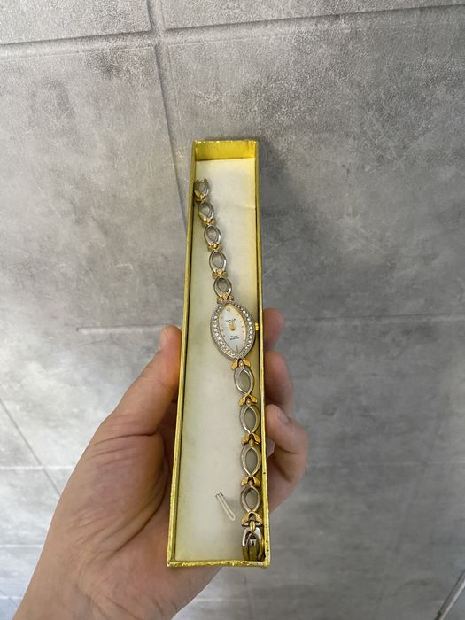 Продам новые часы