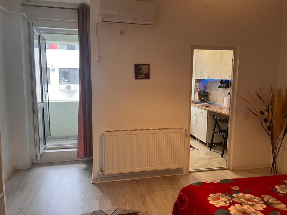 Vând garsoniera Militari Residence