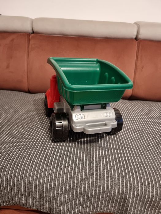 Basculanta masinuta mare