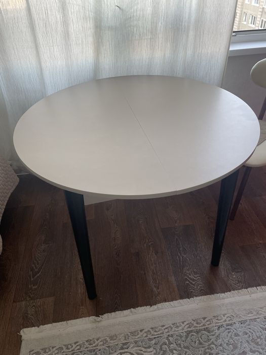 Продам круглый стол