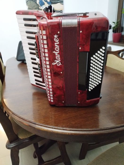 Acordeon Startone 72 Bași 7 Registre+2 La Bași Import Germania