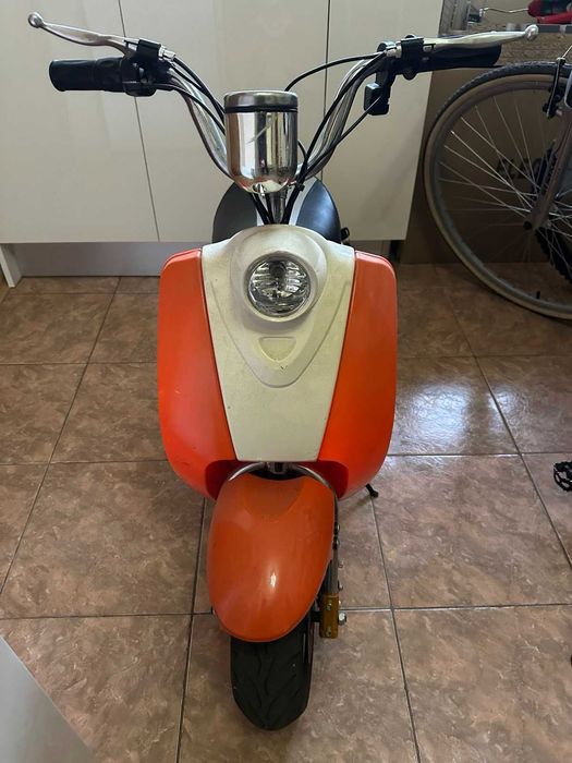 Детски електрически скутер LITTLE HORNET 250W