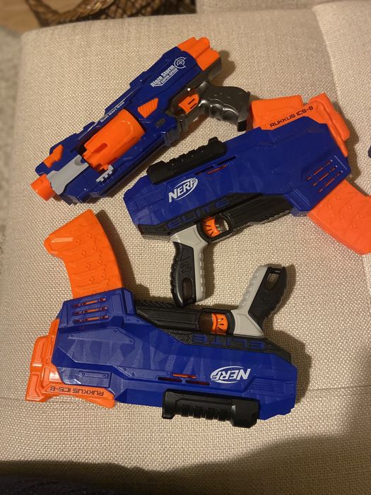 Pușcă Nerf diverse dimensiuni, stare perfectă de functionare