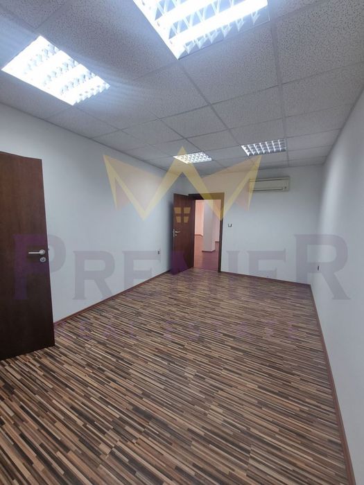 Офис в Варна-Бриз площ 116 цена 3000