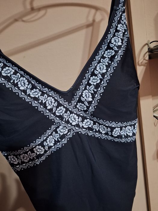 Costum de baie intreg