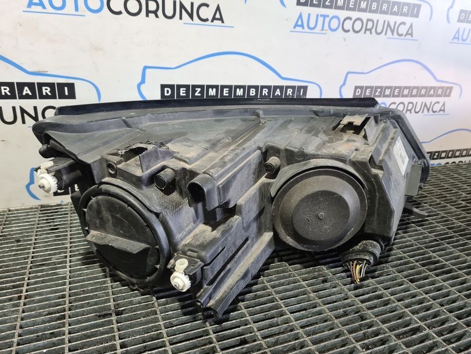 Far Stanga Volkswagen Tiguan 5N Facelift 2011 - 2015 SUV 4 Usi (953) Fara xenon CRĂPAT ...