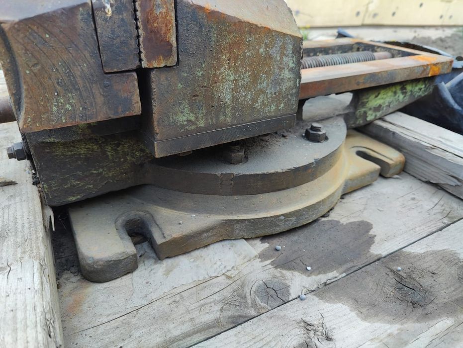 Продам тиски ссср