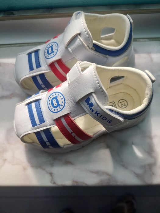 Кожени меки сандалки