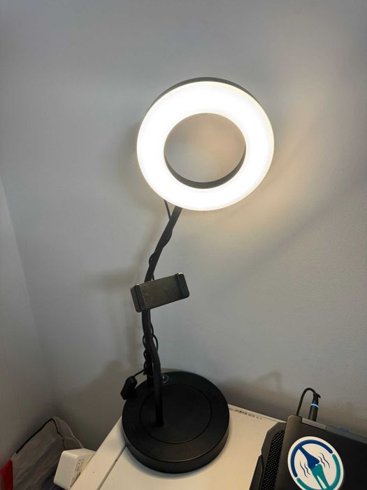 Lampa ringlight cu suport de telefon