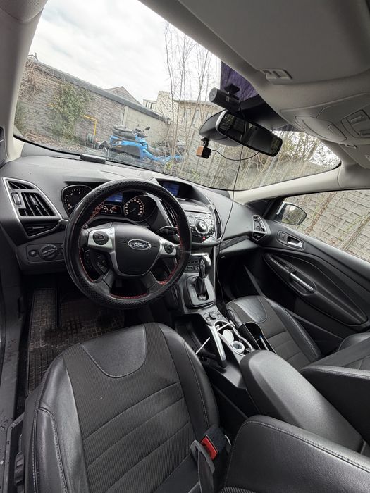Ford Kuga ST line