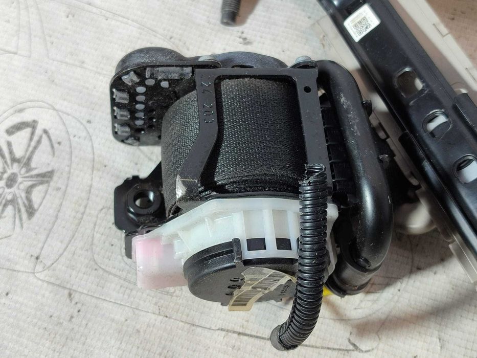 Centură de siguranță față dreapta Nissan Note E12 2014-2016 2014 1.2 Benzină Cod OEM: 868843VU0B (5D3)
