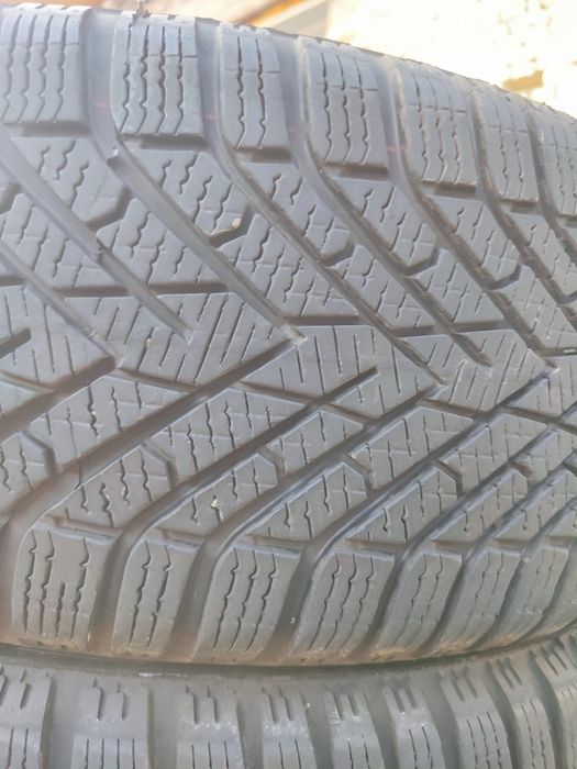 4 бр зимни 205/65/17 Pirelli дот 24г