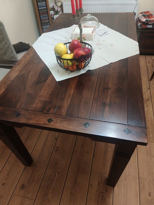 Vând masa lemn masiv