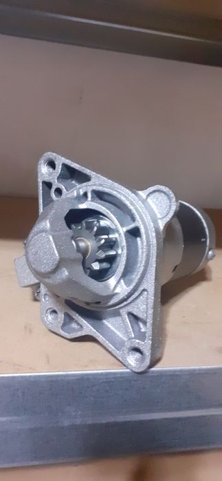 Electromotor Renault Master 2.3, Trafic 2.0, Opel Vivaro reconditionat