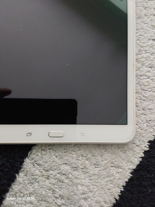 Vând tableta Samsung